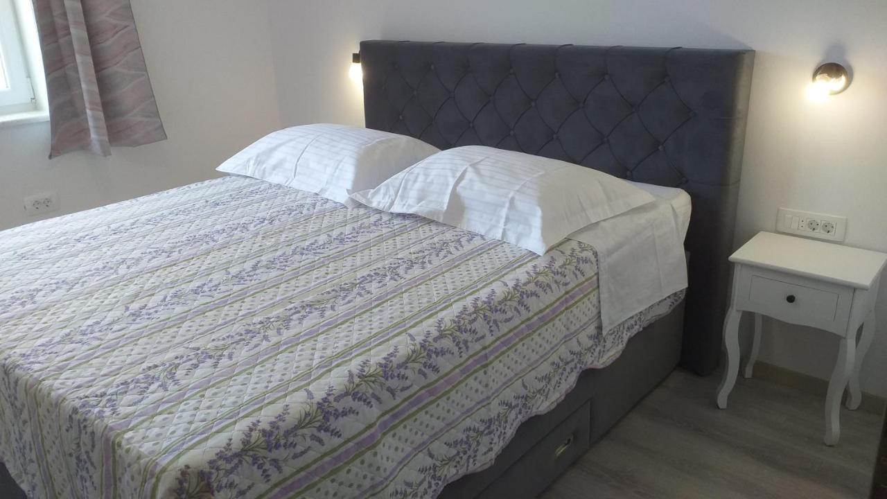 Apartman Karla Lastovo Esterno foto